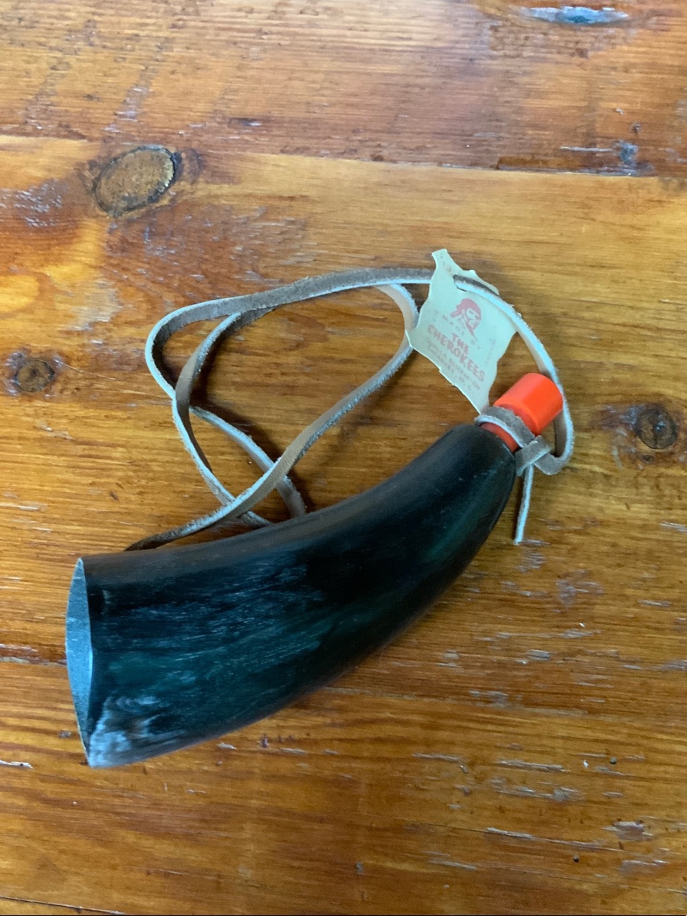 🪶 Vintage Cherokee Black Horn Noice Maker with and Leather Strap